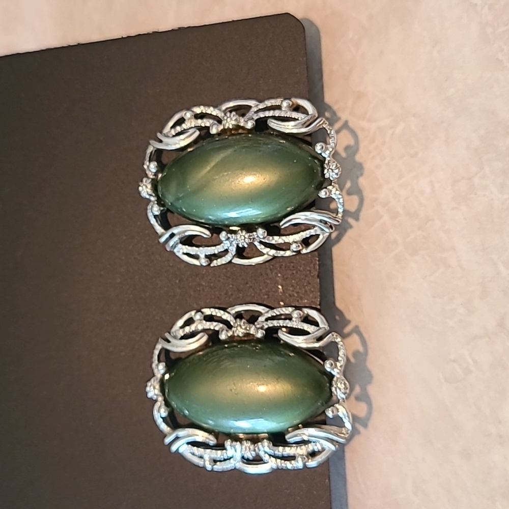 Vintage 60's Sarah Coventry Carousel Clip Earrings